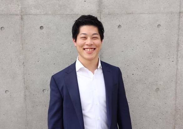 山本 亮介